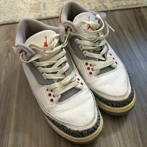 Fire red Jordan 3s Authentic - Picture 3 of 11